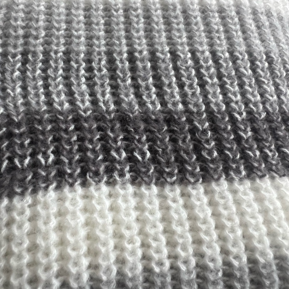 Kohl's SO Good for Life Grey & White Stripe Sweater ~ Medium ~ Juniors - Picture 8 of 9